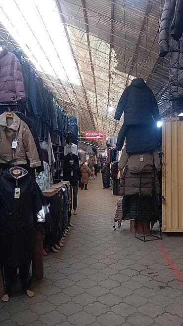 Коммерциялык мүлк: Продаётся контейнер в Аламединском рынке.Вещевой отдел,проход номер — 2