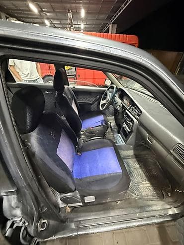 моно на гольф: Mazda 626: 1988 г., 2 л, Механика, Бензин, Седан — 9