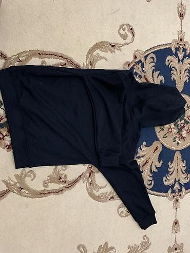 Толстовки: Худи Champion, черное - Классическая модель с капюшоном и передним — 2