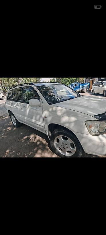 справа: Toyota Kluger: 2002 г., Автомат, Газ, Кроссовер — 1