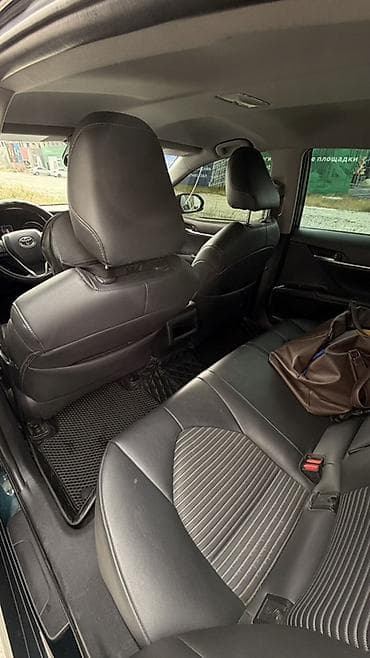 Унаа: Toyota Camry: 2018 г., Автомат, Бензин, Седан — 4