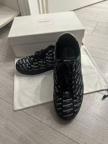 Кроссовки Balmain черного цвета . Стильный вариант для повседневного и