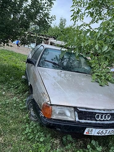 signal fire: Audi 100: 1987 г., Седан — 2