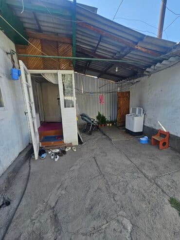 продажа пол дома в бишкеке: Үйдүн жарымы, 50 кв. м, 2 бөлмө, Менчик ээси — 14