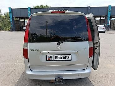 мэри: Mercedes-Benz Vaneo: 2004 г., 1.6 л, Механика, Бензин, Минивэн — 8