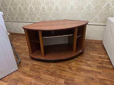 Отдам даром Угловая тумба под ТВ/медиатехнику из ЛДСП и МДФ в тёплом — 1