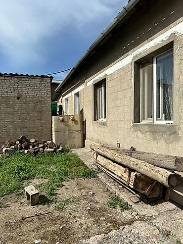 Кыймылсыз мүлк: Продаётся жилой дом . Город Кант село кировское подходит к — 2