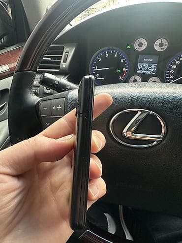 ufs 3: Nokia 8 Sirocco — 7