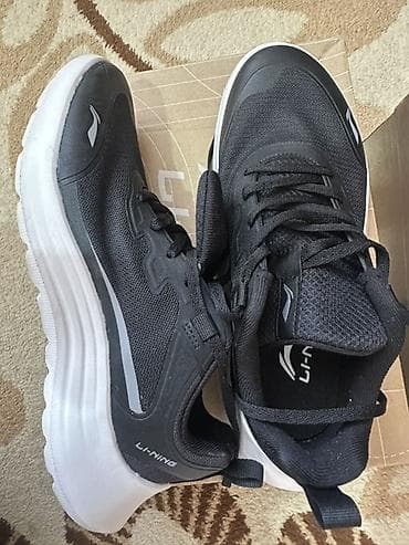 Кроссовки Li-Ning (модель ARSU069-3) - Размер: US 7 / EUR 39.5 / CN at lalafo.kg Кроссовки Li-Ning (модель ARSU069-3) - Размер: US 7 / EUR 39.5 / CN