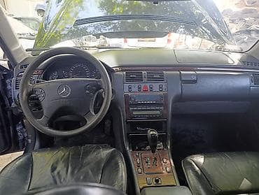 химия авто: Mercedes-Benz E55 AMG (W210), черный седан. машина на разборе на — 5
