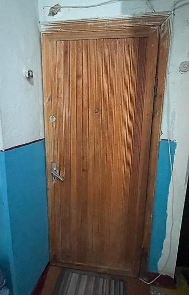 Двери для домов и квартир, Бронированная, Правосторонняя at lalafo.kg Двери для домов и квартир, Бронированная, Правосторонняя