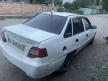 Транспорт: Daewoo Nexia: 2008 г., Седан — 4