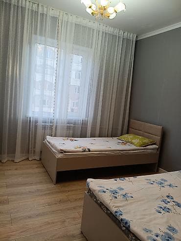 квартиры в аренлу: Продается 4х комнатная квартира в городе Каракол - Просторная комната — 8