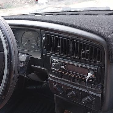 Транспорт: Volkswagen Passat: 1989 г., 1.8 л, Кол менен иштөөчү, Бензин, Седан — 6