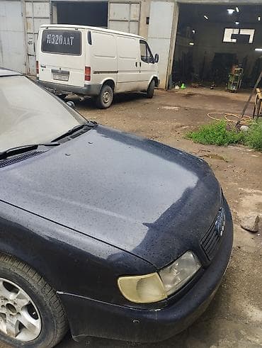 лобовой на 124: Audi 100: 1994 г., Седан — 3