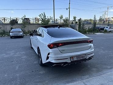 geely galaxy e5: Kia K5: 2021 г., 2 л, Автомат, Газ, Седан — 5