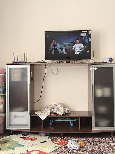 мебельные: Тумба под телевизор с распашными шкафчиками в хорошем качестве и — 1