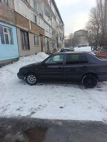 а 170: Volkswagen Vento: 1992 г., 1.8 л, Механика, Бензин, Седан — 4