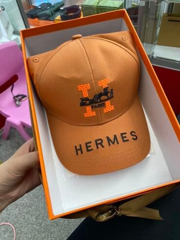 брендовые кошельки: Кепка, Бейсболка, Козырек: Изогнутый, С вышивкой — 1