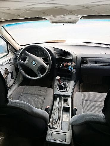 daf cf: BMW 3 series: 1991 г., 1.8 л, Механика, Бензин, Седан — 2