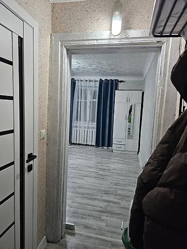 red centr: 2 комнаты, 30 м², 104 серия, 4 этаж, Старый ремонт — 10