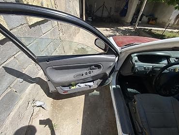 мазда примаси запчасти: Mazda Cronos: 1992 г., 2 л, Механика, Бензин, Лифтбек — 5