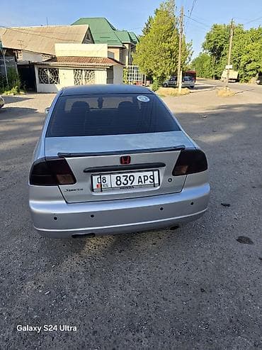 Honda Civic: 2001 г., 1.7 л, Автомат, Бензин, Седан