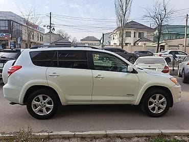 Продажа авто: Toyota RAV4: 2010 г., Автомат, Бензин, Кроссовер — 3