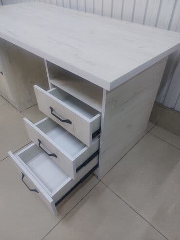 стол офисный цена бишкек: Стол двухтумбовый. Размеры: стол имеет длину 150 см, глубину — 5