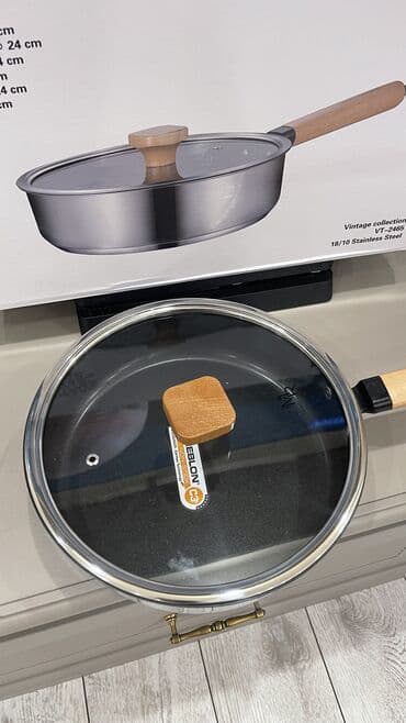 чайник полировка: Чугунная сковородка с крышкой, красный цвет. SMEG Обьем 2,2 л Стальная — 5