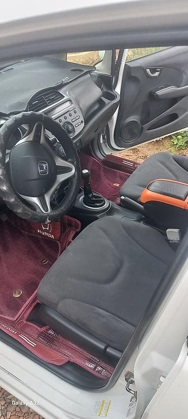 кэдди фольксваген: Honda Fit: 2014 г., 1.5 л, Механика, Бензин, Хэтчбэк — 5