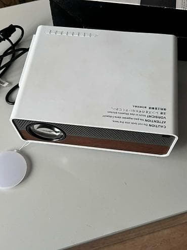 Проектор TFT LCD, Full HD 1080p Основные характеристики: - Технология