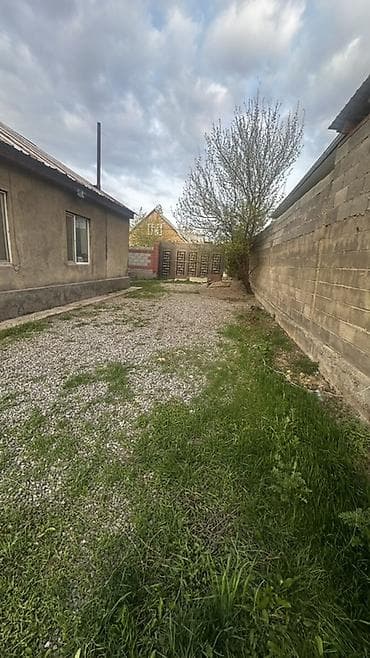 дома в пишпеке: Участок/дом в частном секторе 🔥 СРОЧНО ПРОДАЁТСЯ ДОМ! 🔥 📍 ж/м — 5