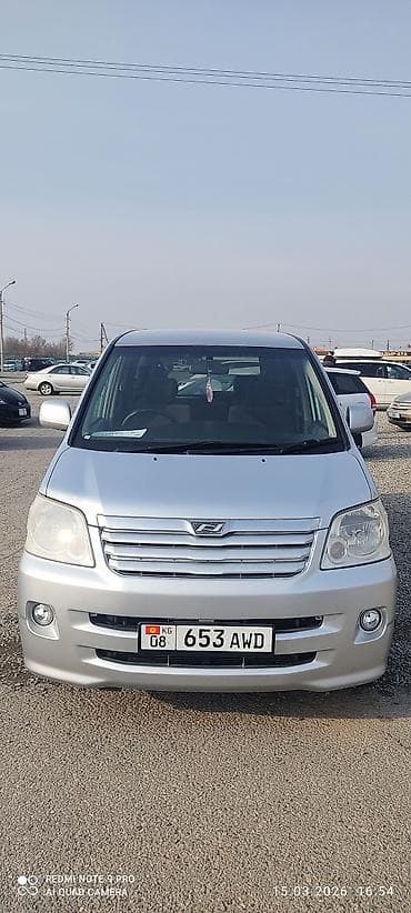 Toyota Noah: 2003 г., 2 л, Автомат, Бензин, Минивэн at lalafo.kg Toyota Noah: 2003 г., 2 л, Автомат, Бензин, Минивэн
