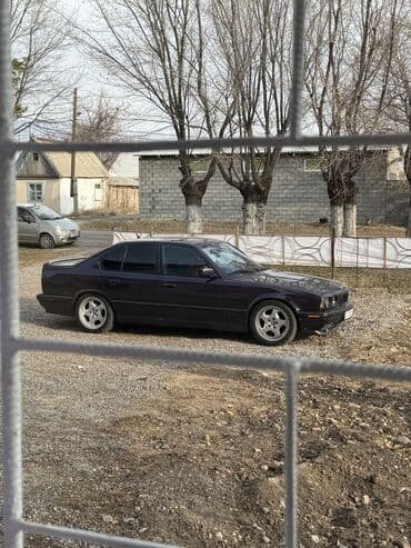 BMW 520: 1991 г., 3 л, Седан