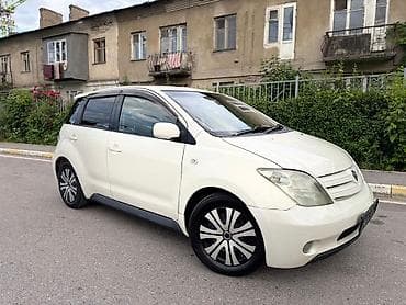 портер рядом: Toyota Ist: 2003 г., 1.5 л, Автомат, Бензин, Хэтчбэк — 7