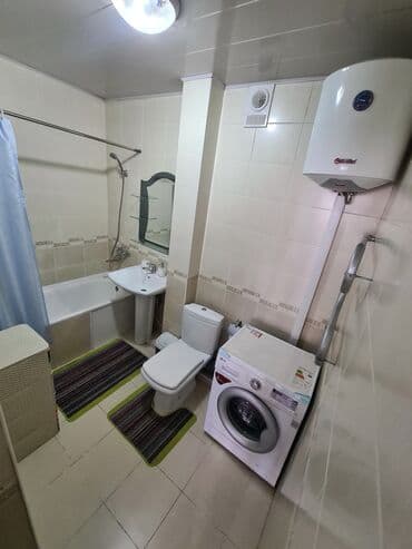 2 х комнатную квартиру по суточно в 8 мкр: 2 комнаты, Собственник, С мебелью полностью — 4