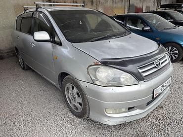 Toyota Ipsum: 2001 г., 2.4 л, Автомат, Газ, Минивэн — 2
