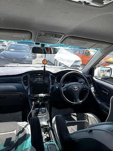 Toyota Kluger: 2003 г., 3 л, Автомат, Бензин, Кроссовер — 10