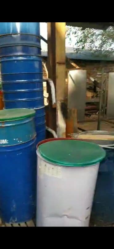 продаю вагончик: Металлические бочки 200 л (≈55 gal) - Тип: стандартные стальные — 3