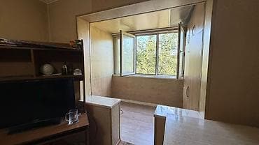 тыныстанова донецкая: 3 комнаты, 58 м², 5 мкр 104 серия, 3 этаж — 4