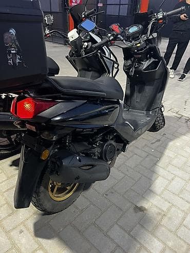 motor cycle: Скутер/макси-скутер городского типа, черный. Основные характеристики — 4