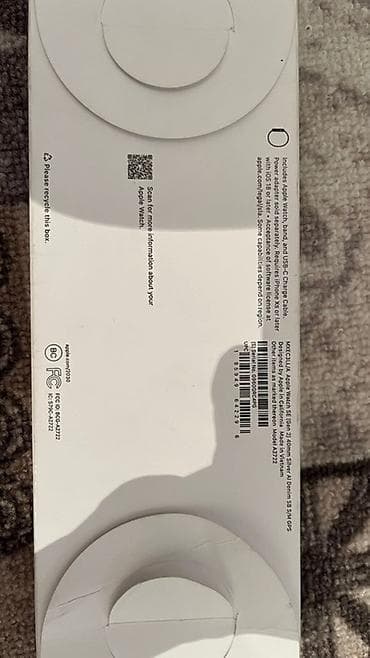 часы спортивеые: Apple Watch SE, 40 мм (A2771), алюминий, цвет Starlight. Ремешок — 8