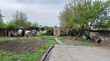 летние: Продаётся частный дом с просторным двором и хозпостройками. - — 5