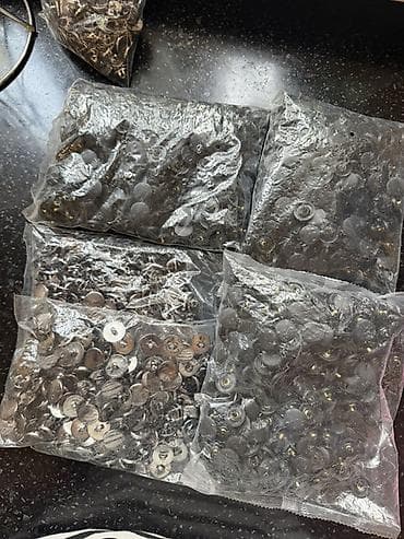 Набор фурнитуры и расходников для одежды и маркировки товаров. За всё