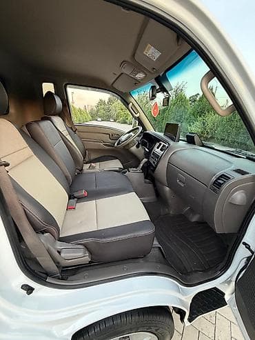 Транспорт: Hyundai Porter: 2024 г., 2.5 л, Типтроник, Газ, Универсал — 9