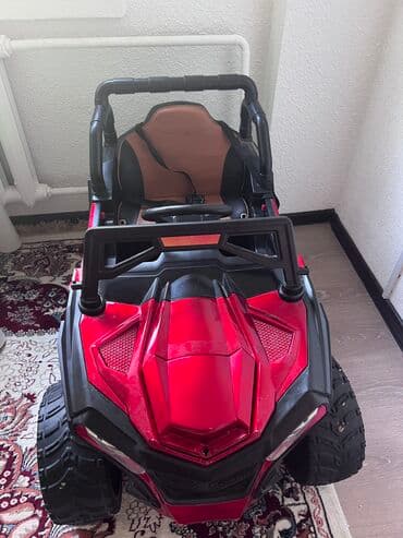 автомобиль для детей на аккумуляторе: Детский электрокар, Б/у — 1