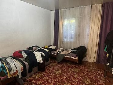 дом фасат: Дом с участком. Адрес на калитке: Советская 104. - Жилой одноэтажный — 10