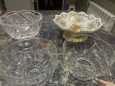 4 pot: 2 шт, прозрачные для варенья, 1 для салатиков Все в идеальном — 1