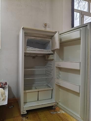 морозилник бу: Холодильник Atlant, Б/у, Двухкамерный, De frost (капельный), 57 * 1 * 55 — 3